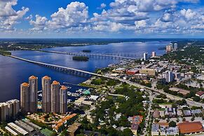 Palm Beach Landings A606