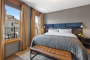 The Historic Blue Moon Hotel - NYC