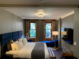 The Historic Blue Moon Hotel - NYC