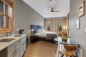 The Historic Blue Moon Hotel - NYC