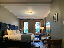 The Historic Blue Moon Hotel - NYC