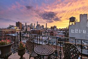 The Historic Blue Moon Hotel - NYC