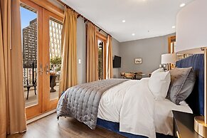 The Historic Blue Moon Hotel - NYC