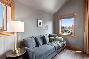 The Historic Blue Moon Hotel - NYC