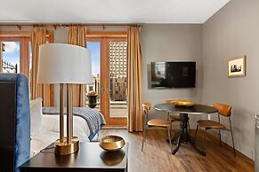 The Historic Blue Moon Hotel - NYC