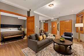 The Historic Blue Moon Hotel - NYC