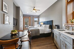 The Historic Blue Moon Hotel - NYC