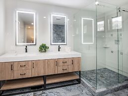 Highlands Slopeside #221 3 Bedroom Condo by RedAwning