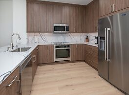 Highlands Slopeside #221 3 Bedroom Condo by RedAwning