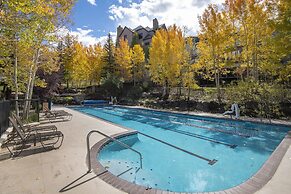 Highlands Slopeside #221 3 Bedroom Condo by RedAwning