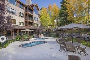 Highlands Slopeside #221 3 Bedroom Condo by RedAwning