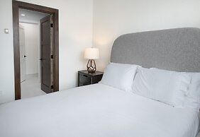 Highlands Slopeside #221 3 Bedroom Condo by RedAwning