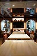 The Alest Hotel