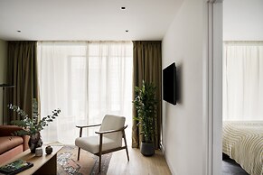 Cove Landmark Pinnacle