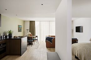 Cove Landmark Pinnacle