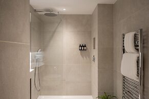 Cove Landmark Pinnacle