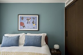 Cove Landmark Pinnacle