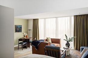 Cove Landmark Pinnacle