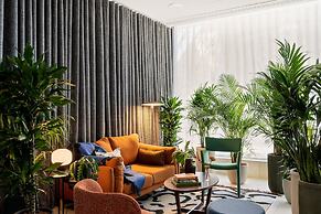 Cove Landmark Pinnacle