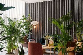 Cove Landmark Pinnacle