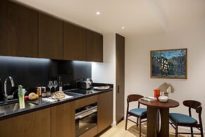 Cove Landmark Pinnacle