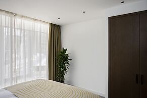 Cove Landmark Pinnacle