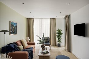 Cove Landmark Pinnacle