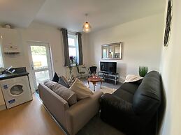 Stunning 4-bed House in Derby