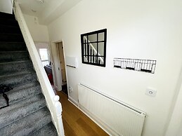 Stunning 4-bed House in Derby