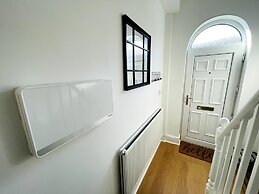 Stunning 4-bed House in Derby