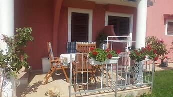 Simple Apartment a3 for 5 Guests in Vrvari, Close to the Beach