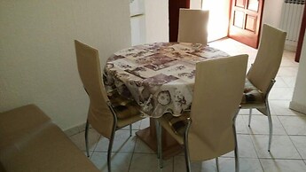 Simple Apartment a3 for 5 Guests in Vrvari, Close to the Beach