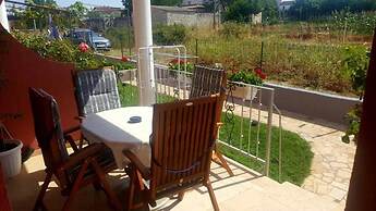 Simple Apartment a3 for 5 Guests in Vrvari, Close to the Beach