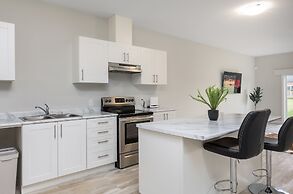 Luxury Bungalow mins Niagara falls & Brock uni