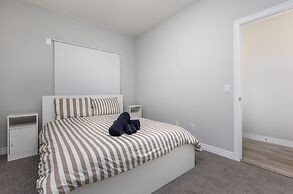 Luxury Bungalow mins Niagara falls & Brock uni