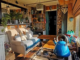 Gorgeous Horsebox at Glamp in Style in East Sussex