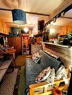 Gorgeous Horsebox at Glamp in Style in East Sussex