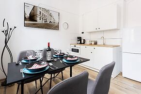 Old Town Apartment Slusarska