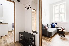 Old Town Apartment Slusarska
