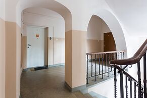 Old Town Apartment Slusarska