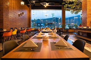 Parkside Gayo Petro Hotel