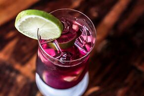 Parkside Gayo Petro Hotel