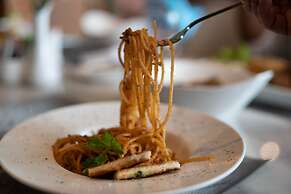 Parkside Gayo Petro Hotel