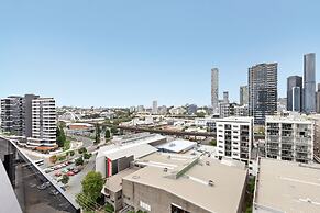 South Brisbane 2 Bedrooms Apartment with Free Parking by KozyGuru