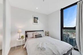 Melboune City EQ tower 1 Bedroom Apartment with skyline view by KozyGu