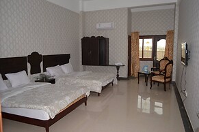 Hotel Sehwan Divine
