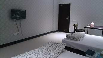 Hotel Sehwan Divine