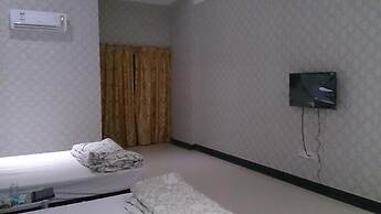 Hotel Sehwan Divine