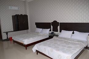 Hotel Sehwan Divine