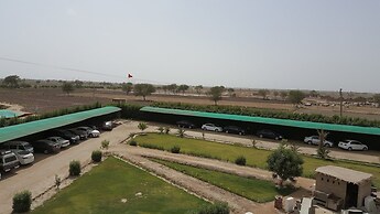 Hotel Sehwan Divine